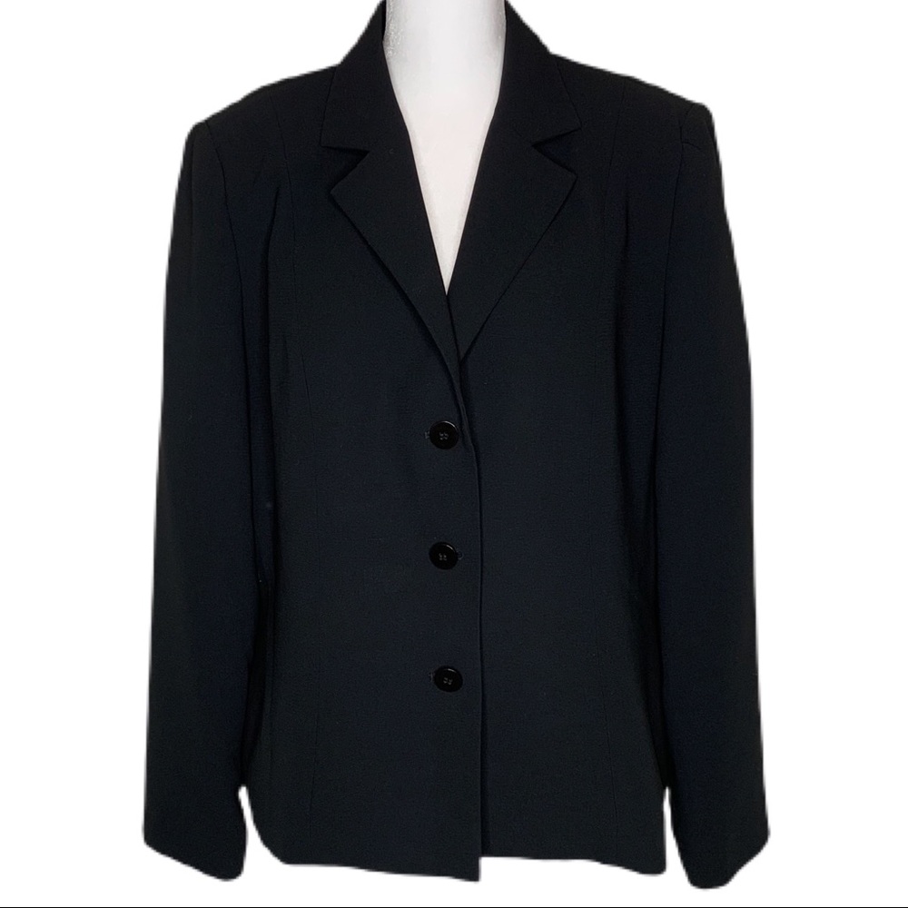 Henry Lee Black 3 Button Blazer‎